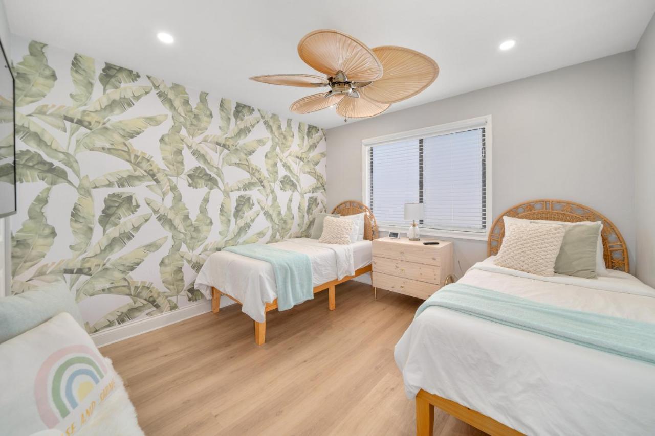 Luxury Villa 3 Blocks From The Beach With A Pool, Fire Pit And Outdoor Oasis Cape Canaveral Exterior foto